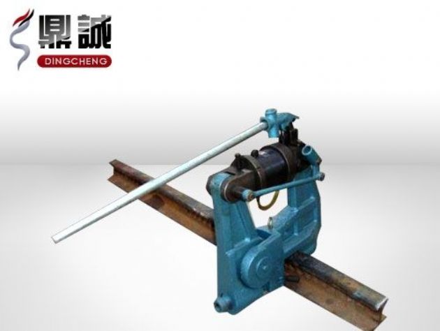 點擊查看詳細信息<br>標題：液壓鋼軌擠孔機 閱讀次數(shù)：4703